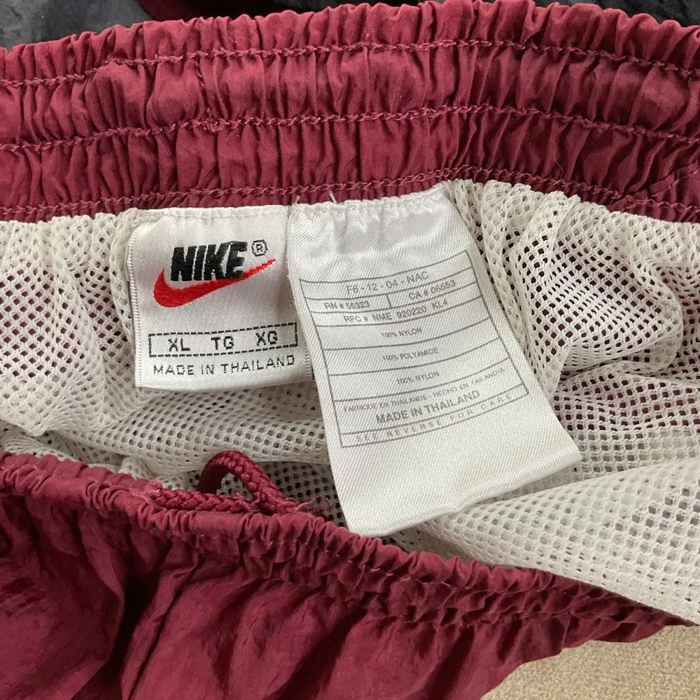 Vintage Nike Shorts 90s Nylon Mesh Lined Basketball Swoosh Pockets Gym Men Sz XL